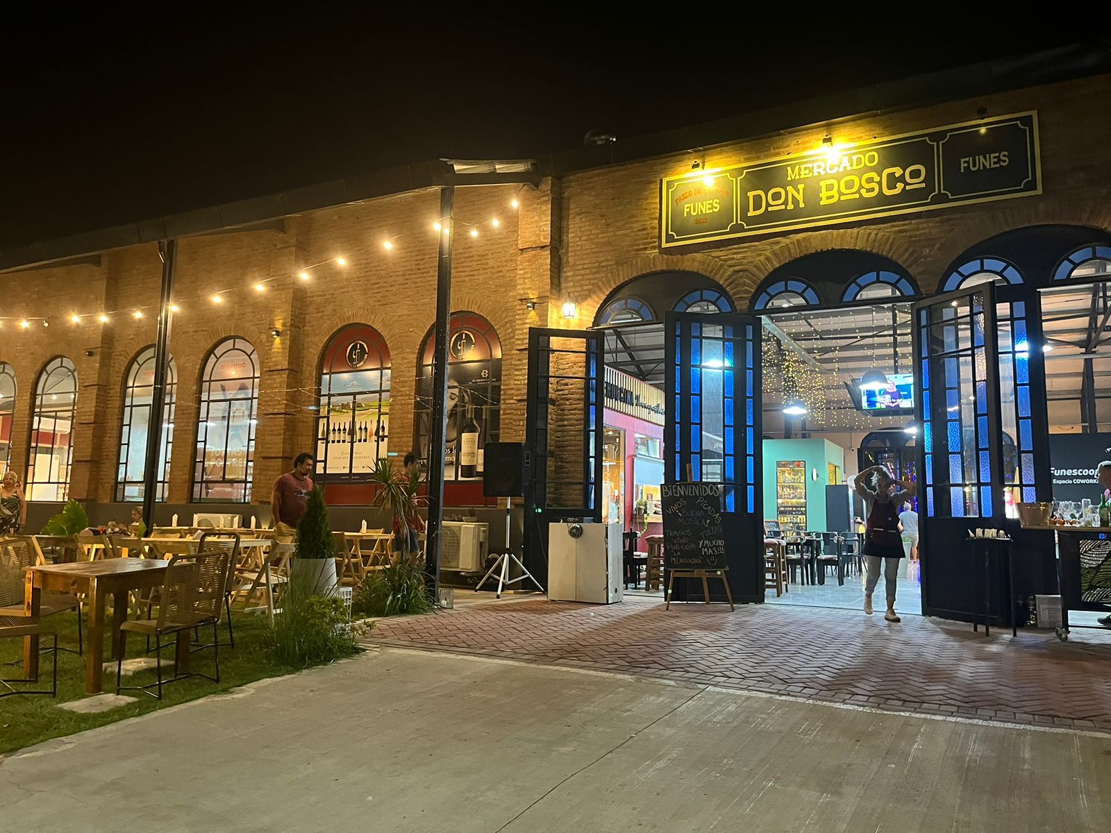 El Mercado Don Bosco, junto al Club Rosarino de Scrabble, propone una tarde diferente